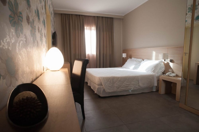 Imagen de la habitación del Hotel Ferrohotel. Foto 10