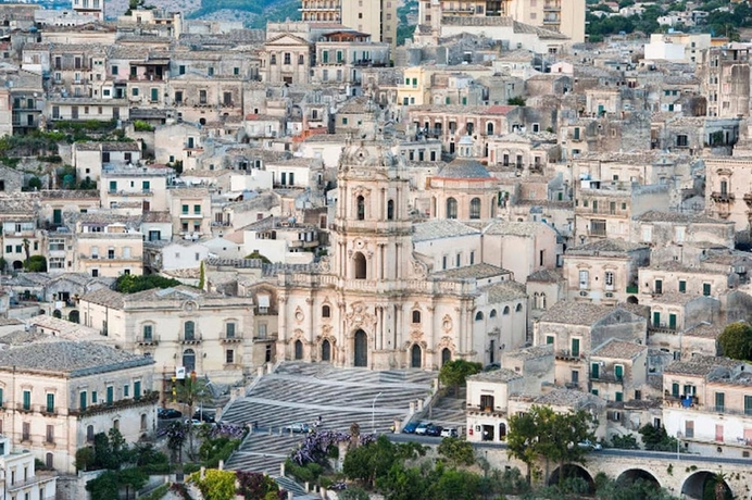 Imagen general del Hotel Ferrohotel. Foto 2