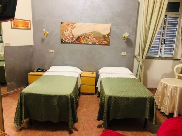Imagen de la habitación del Hotel Ferrucci, Tur&iacute;n. Foto 6