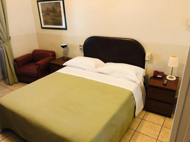 Imagen de la habitación del Hotel Ferrucci, Tur&iacute;n. Foto 7