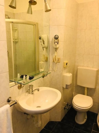 Imagen de la habitación del Hotel Ferrucci, Tur&iacute;n. Foto 13