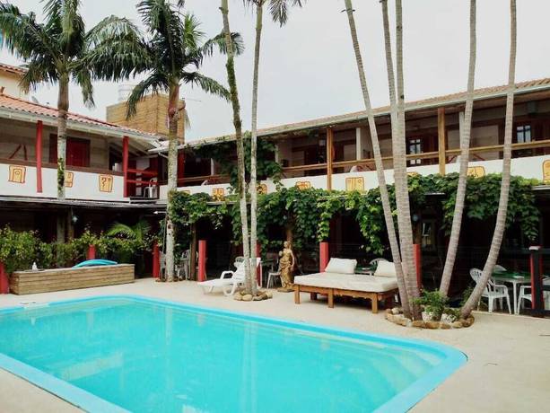 Imagen de la piscina del Hotel Ferrugem Eco Village. Foto 20