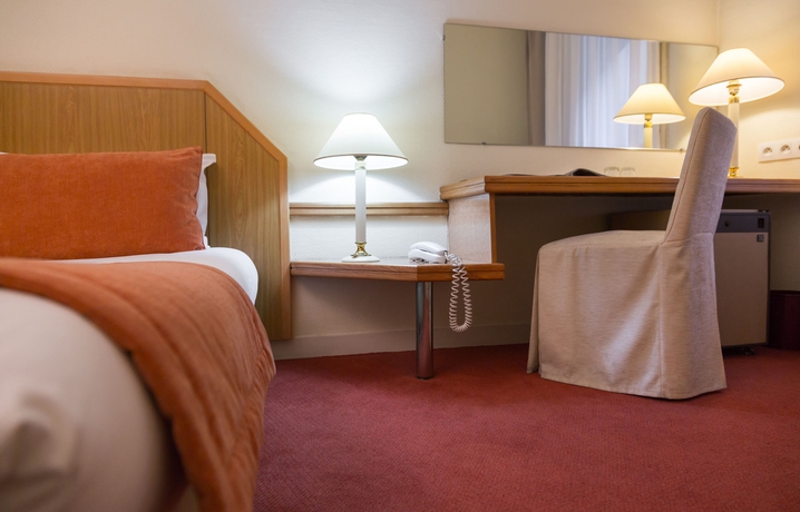 Imagen de la habitación del Hotel Fertel Etoile. Foto 7