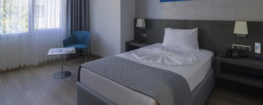 Imagen de la habitación del Hotel Fesa Business. Foto 10