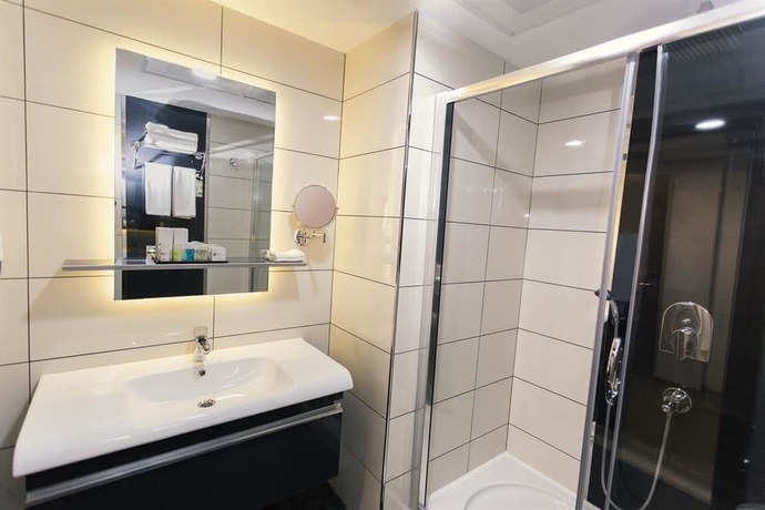 Imagen de la habitación del Hotel Fesa Business. Foto 15