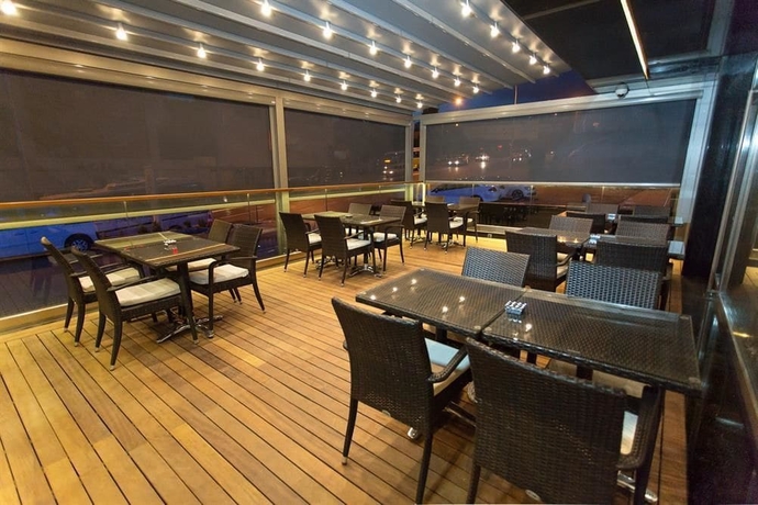 Imagen del bar/restaurante del Hotel Fesa Business. Foto 5