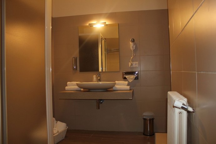 Imagen de la habitación del Hotel Fesch and Spa. Foto 13