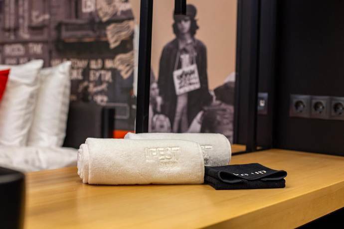 Imagen de la habitación del Hotel Fest. Foto 10