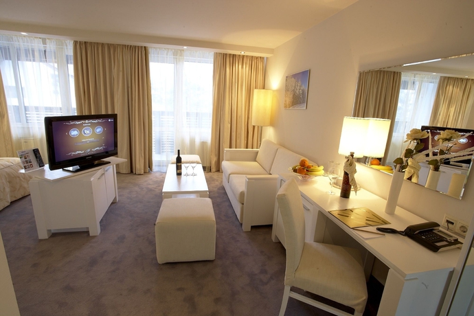 Imagen de los interiores del Hotel Festa Chamkoria. Foto 16