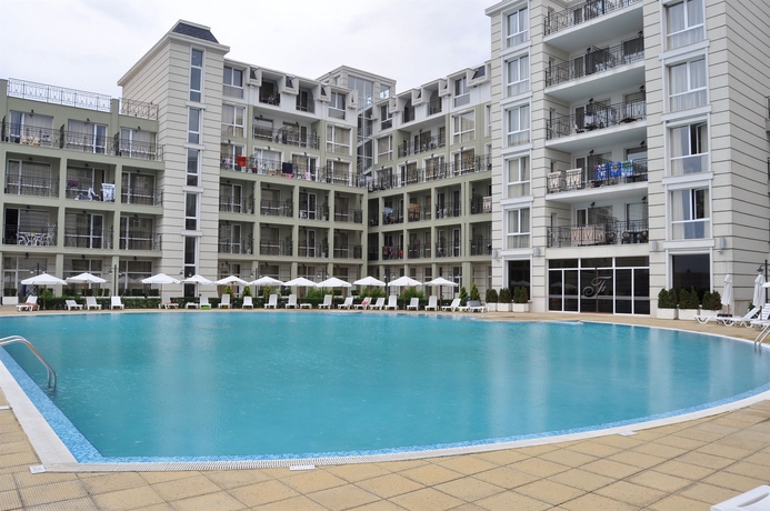 Imagen de la piscina del Hotel Festa Pomorie Resort. Foto 14