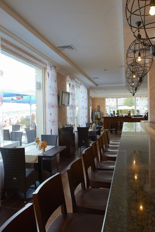 Imagen del bar/restaurante del Hotel Festa Pomorie Resort. Foto 2