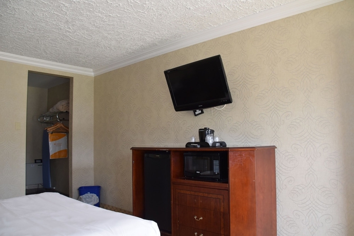 Imagen de la habitación del Hotel Festival Courtyard Inn. Foto 9