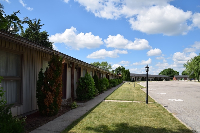 Imagen de los exteriores del Hotel Festival Courtyard Inn. Foto 12