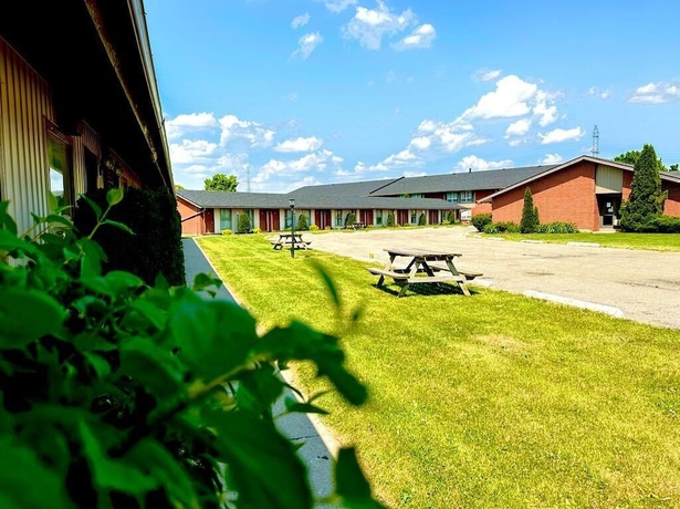 Imagen general del Hotel Festival Courtyard Inn. Foto 3