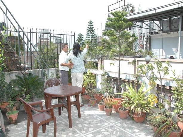 Imagen de los exteriores del Hotel Festoon. Foto 6