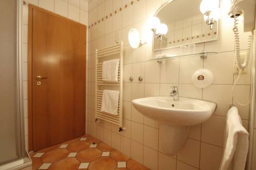 Imagen de la habitación del Hotel Fetzers Landhotel. Foto 7