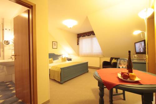 Imagen de la habitación del Hotel Fetzers Landhotel. Foto 15