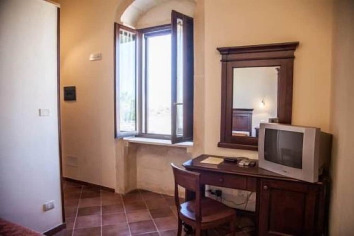 Imagen de la habitación del Hotel Feudo Bauly. Foto 17