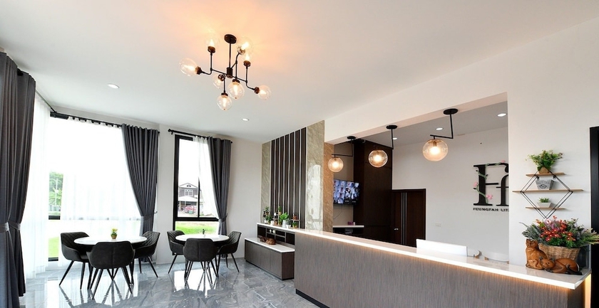 Imagen de los interiores del Hotel Feungfah Litz. Foto 18