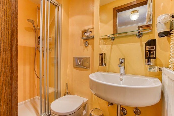 Imagen de la habitación del Hotel Ffande Bavaria. Foto 16