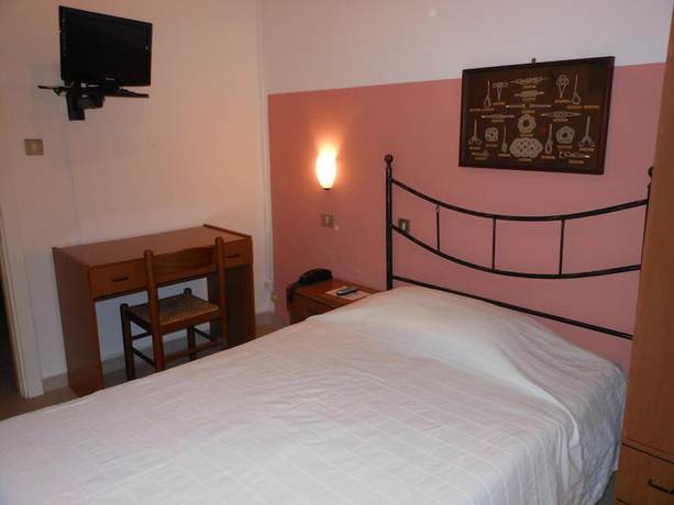 Imagen de la habitación del Hotel Fiammetta, Livorno. Foto 11