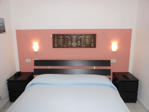 Imagen de la habitación del Hotel Fiammetta, Livorno. Foto 13