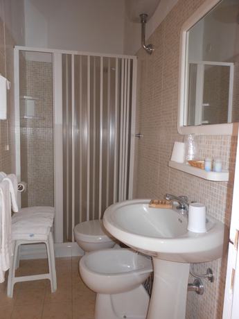 Imagen de la habitación del Hotel Fiammetta, Livorno. Foto 18