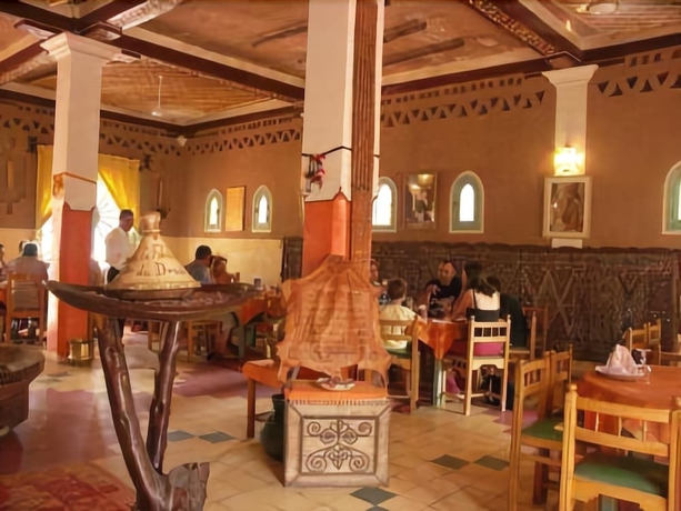 Imagen del bar/restaurante del Hotel Fibule Du Draa - Kasbah D'hôte. Foto 7