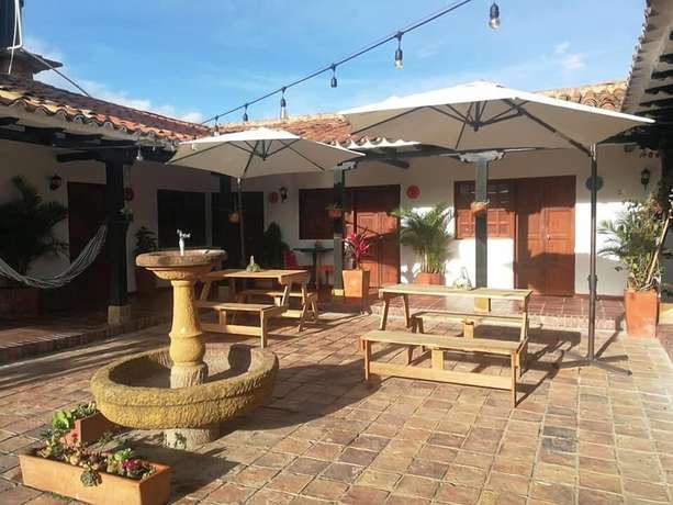 Imagen del bar/restaurante del Hotel Ficus Boutique. Foto 2