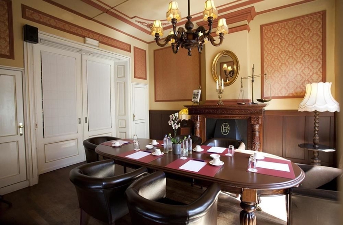 Imagen de los interiores del Hotel Fidder - Patrick's Whiskybar. Foto 8