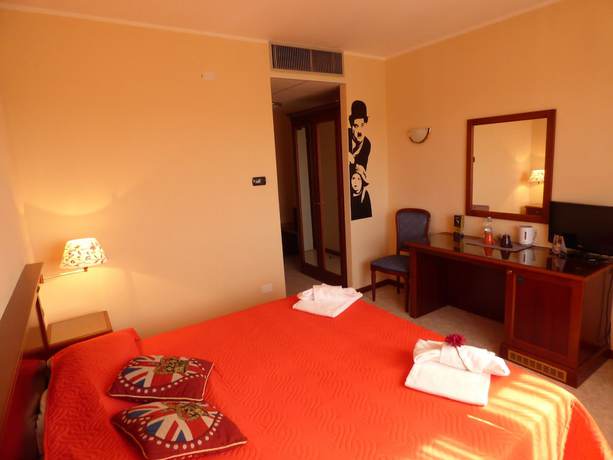 Imagen de la habitación del Hotel Fidenza. Foto 4