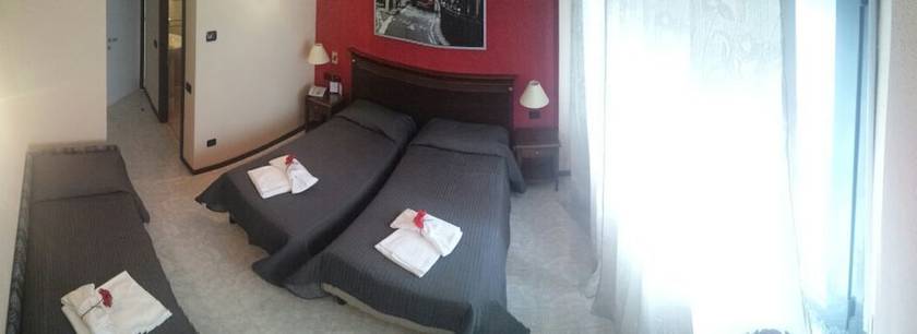 Imagen de la habitación del Hotel Fidenza. Foto 9