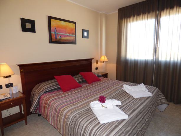Imagen de la habitación del Hotel Fidenza. Foto 14