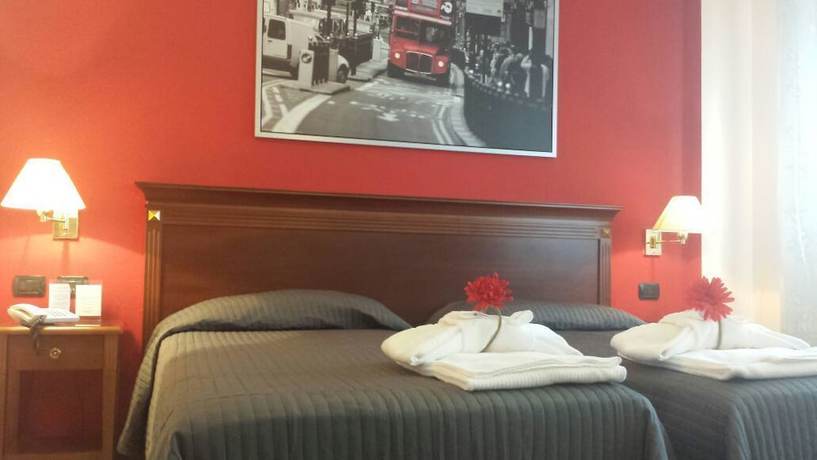 Imagen de la habitación del Hotel Fidenza. Foto 18