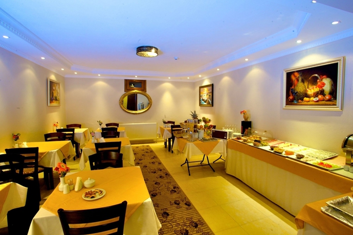 Imagen del bar/restaurante del Hotel Fides. Foto 2