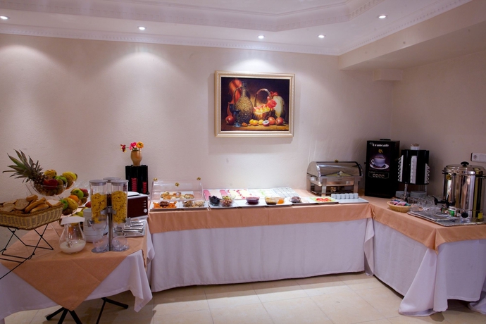 Imagen del bar/restaurante del Hotel Fides. Foto 4