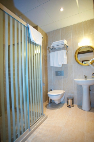 Imagen de la habitación del Hotel Fides. Foto 6