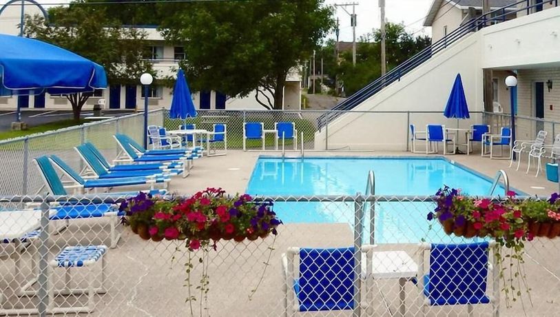 Imagen de la piscina del Hotel Fields Park Motel, Wisconsin Dells. Foto 17