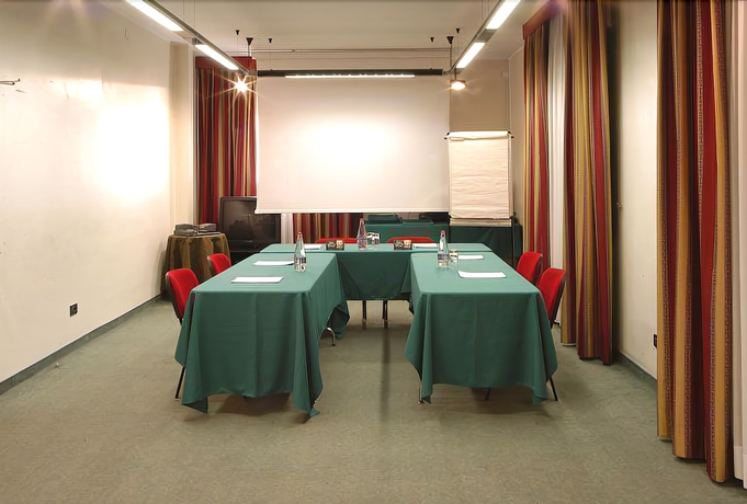 Imagen de los interiores del Hotel Fiera, Bolonia. Foto 15