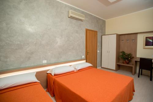 Imagen de la habitación del Hotel Fiera Congressi. Foto 7