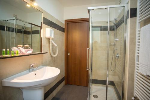 Imagen de la habitación del Hotel Fiera Congressi. Foto 10