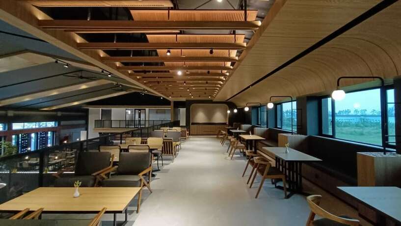 Imagen del bar/restaurante del Hotel Fieris And Convention Kertajati. Foto 3