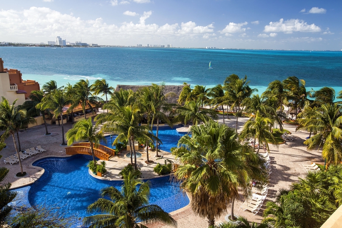 Imagen de los exteriores del Hotel Fiesta Americana Cancun Villas. Foto 12