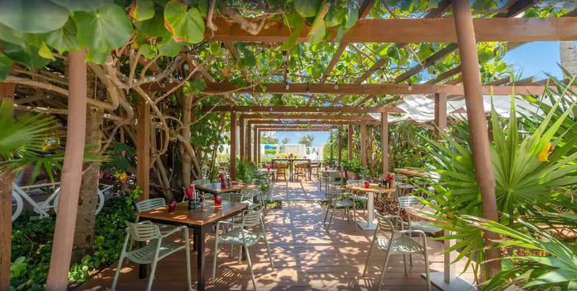 Imagen del bar/restaurante del Hotel Fiesta Americana Club at Live Aqua by Go Travel Club. Foto 4