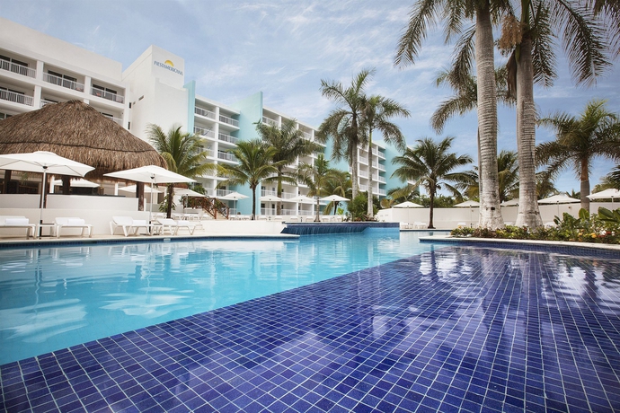 Imagen de la piscina del Hotel Fiesta Americana Cozumel All Inclusive. Foto 16