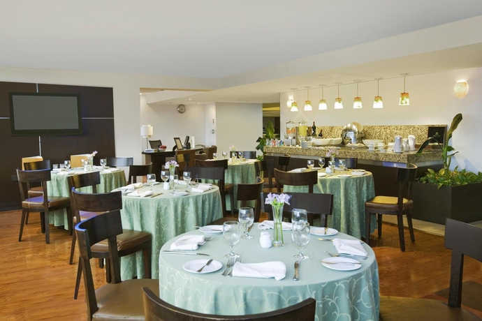 Imagen del bar/restaurante del Hotel Fiesta Americana - Guadalajara. Foto 2