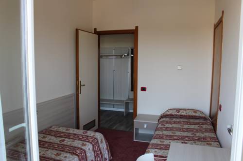 Imagen de la habitación del Hotel Fiesta, Casalpusterlengo. Foto 4