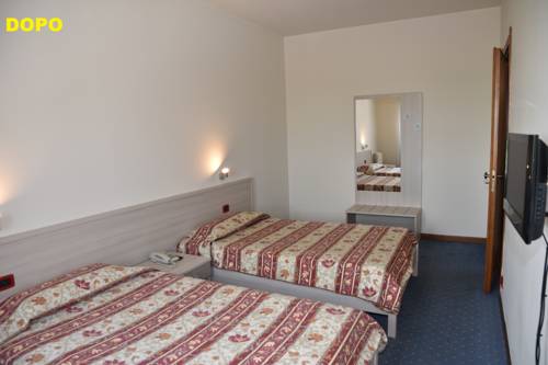 Imagen de la habitación del Hotel Fiesta, Casalpusterlengo. Foto 10