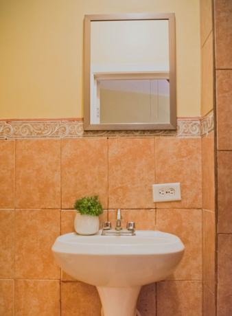 Imagen de la habitación del Hotel Fiesta Ensenada. Foto 9