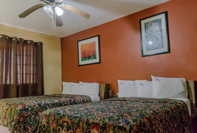 Imagen de la habitación del Hotel Fiesta Ensenada. Foto 13